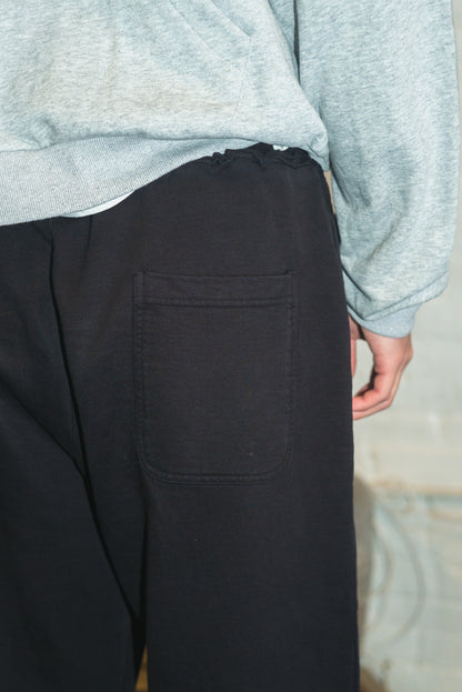 SOUVENIR washed sweatpant in black